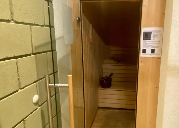 Pool And Sauna! 3-bedroom With Free Parking! * San Bernardino