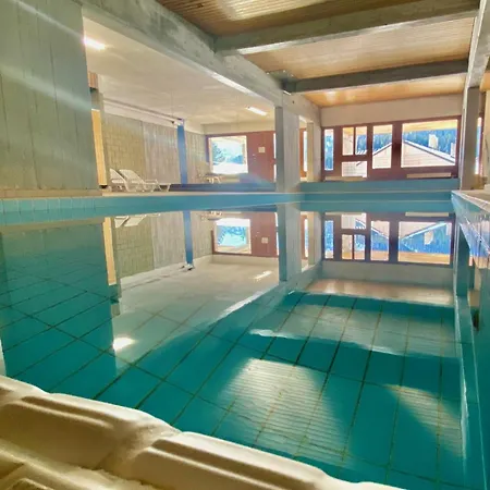 Pool And Sauna! 3-bedroom With Free Parking!