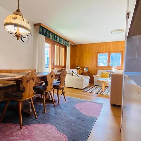 Pool And Sauna! 3-bedroom With Free Parking! Apartman